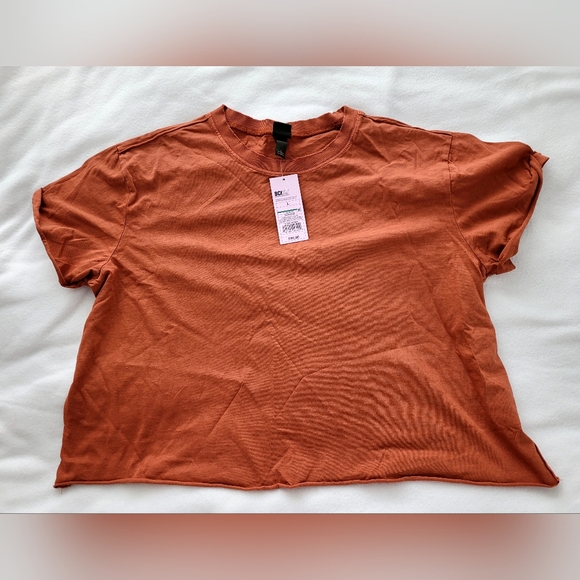 NWT Basic Crop Tee. Size M. Images show a size L that sold privately. - Picture 1 of 16